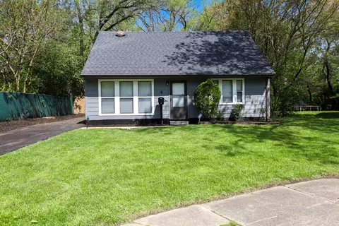 4 Allegheny Ct, Park Forest, IL 60466