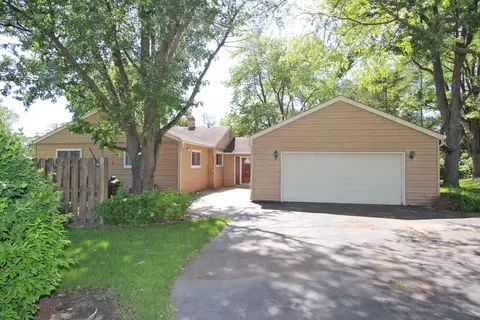 48 Golfview Rd, Lake Zurich, IL 60047