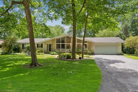 279 Tall Trees Ln, Palatine, IL 60067