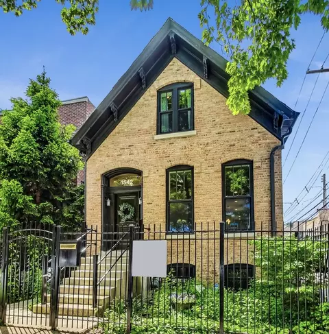 1542 N Maplewood Ave, Chicago, IL 60622