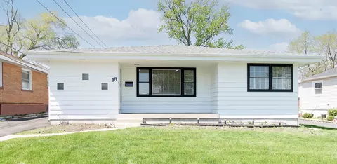 18 N Bierman Ave, Villa Park, IL 60181