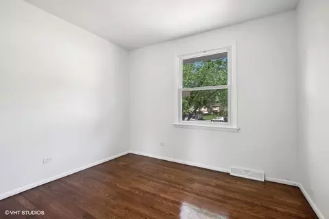 Bedroom - 17016 Pine Ct, Hazel Crest, IL 60429 photo 3 of 3