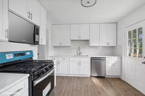 Kitchen - 17016 Pine Ct, Hazel Crest, IL 60429 photo 2 of 4