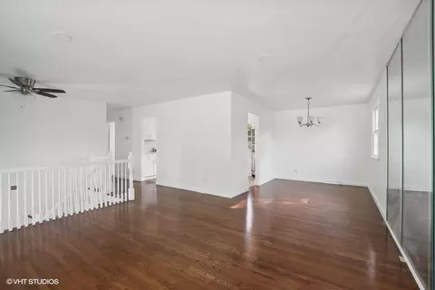 Living - 17016 Pine Ct, Hazel Crest, IL 60429 photo 2 of 2