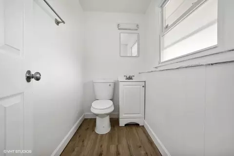 Bath - 17016 Pine Ct, Hazel Crest, IL 60429 photo 2 of 2