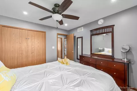 Bedroom - 963 Longford Rd, Bartlett, IL 60103 photo 4 of 5