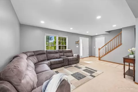 Living - 963 Longford Rd, Bartlett, IL 60103 photo 1 of 2