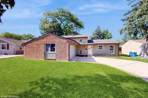 46 Vantroba Dr, Glendale Heights, IL 60139