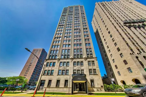 1640 E 50th St #21C, Chicago, IL 60615