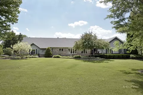 9 N835 Hogan Hl, Elgin, IL 60124