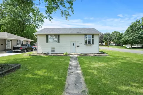 1133 N Madison St, Woodstock, IL 60098