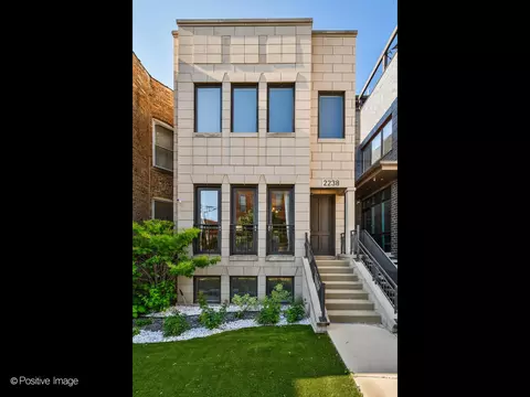 2238 W Ohio St, Chicago, IL 60612