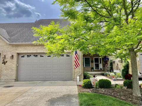 1187 Arbor Ln, Sycamore, IL 60178