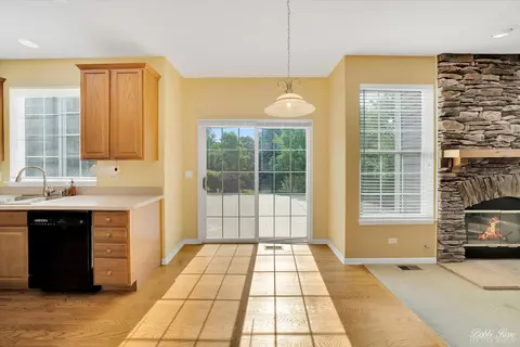 Living - 1445 Carmel Ln, Cary, IL 60013 photo 3 of 5