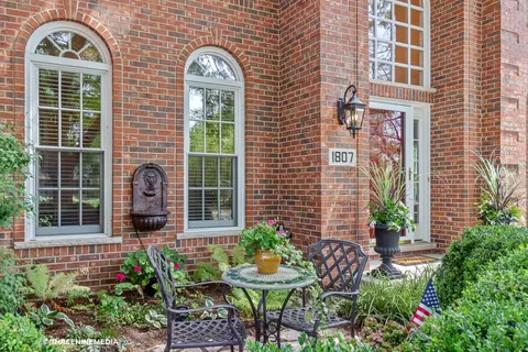 1807 Knapp Ct, Wheaton, IL 60189 photo 3