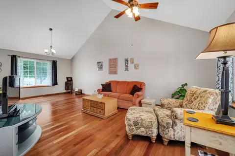 2555 Cobblestone Ct, Morris, IL 60450 photo 5