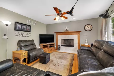 2555 Cobblestone Ct, Morris, IL 60450 photo 14