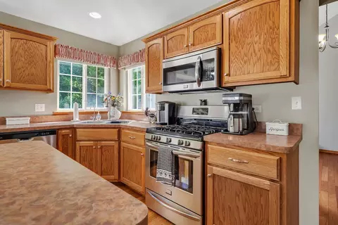 2555 Cobblestone Ct, Morris, IL 60450 photo 8