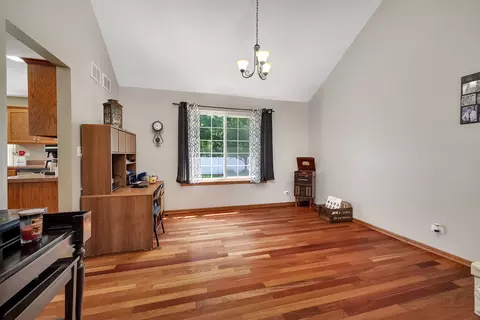 2555 Cobblestone Ct, Morris, IL 60450 photo 7