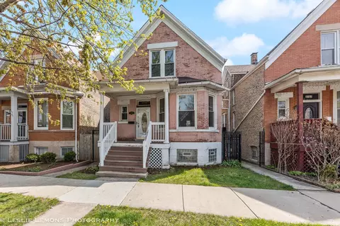 2739 N Sacramento Ave, Chicago, IL 60647