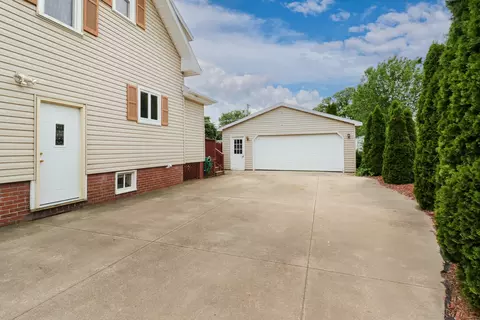 620 Locust St, Minonk, IL 61760 photo 32