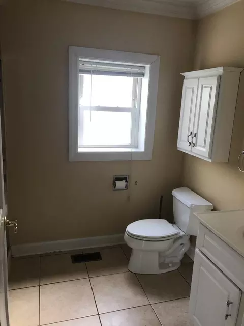 Bath - 314 S Hale St, Wheaton, IL 60187 photo 1 of 2