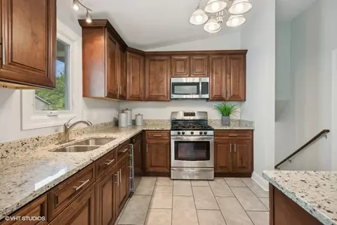 Kitchen - 1308 Dawes Ave, Wheaton, IL 60189 photo 2 of 3