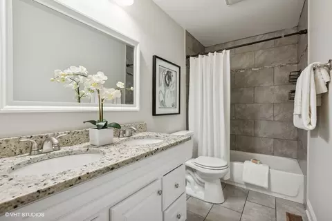 Bath - 1308 Dawes Ave, Wheaton, IL 60189 photo 1 of 4