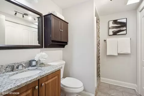 Bath - 1308 Dawes Ave, Wheaton, IL 60189 photo 2 of 4