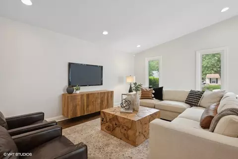 Living - 1308 Dawes Ave, Wheaton, IL 60189 photo 2 of 6