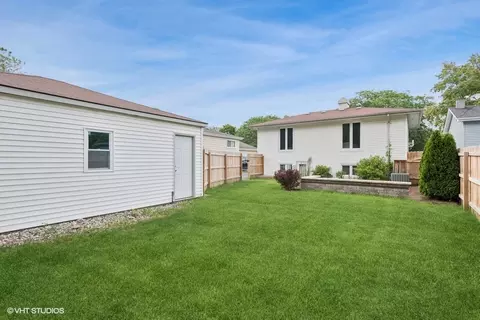Exterior - 1308 Dawes Ave, Wheaton, IL 60189 photo 5 of 7