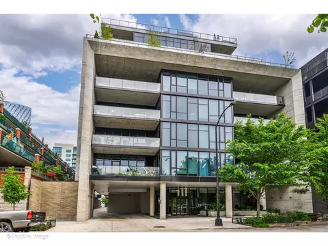 111 S Peoria St #207, Chicago, IL 60607