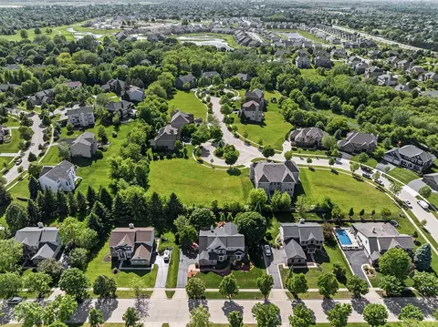 View/Area - 460 Brookside Ave, Algonquin, IL 60102 photo 4 of 5