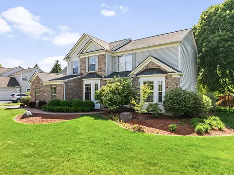 Exterior - 460 Brookside Ave, Algonquin, IL 60102 photo 3 of 5