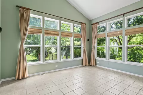Living - 460 Brookside Ave, Algonquin, IL 60102 photo 8 of 10
