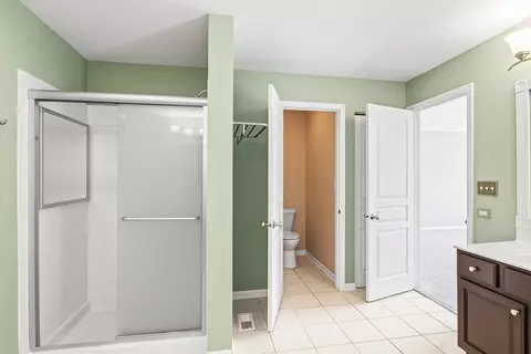 Bath - 460 Brookside Ave, Algonquin, IL 60102 photo 3 of 5