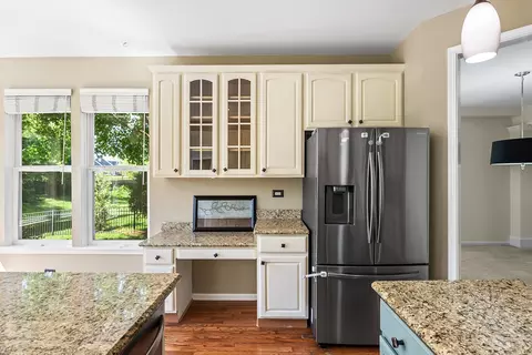 Kitchen - 460 Brookside Ave, Algonquin, IL 60102 photo 4 of 4