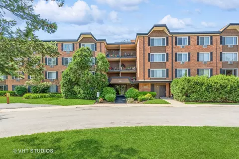 1217 S Old Wilke Rd #109, Arlington Heights, IL 60005