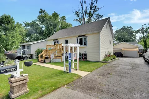 512 Tia Juana Dr, Lakemoor, IL 60051