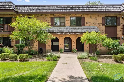 8010 Woodglen Ln #206, Downers Grove, IL 60516