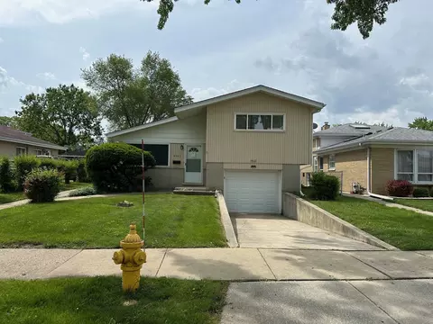 8043 W Lake St, Niles, IL 60714