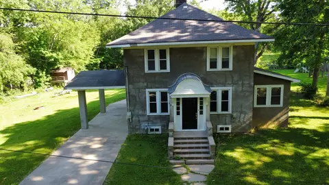 102 W Church St, Woodland, IL 60974