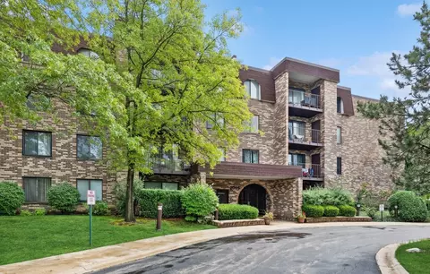 2005 Valencia Dr #109D, Northbrook, IL 60062