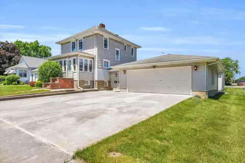 408 E Cherry St, Chatsworth, IL 60921 photo 2