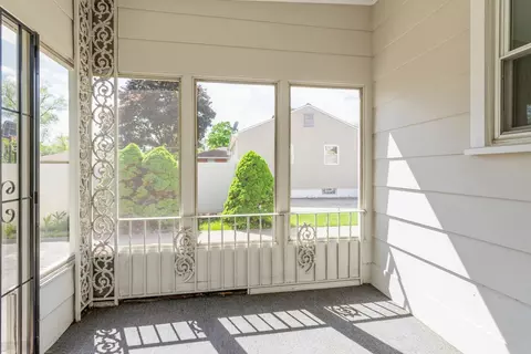 833 North Ave, Des Plaines, IL 60016 photo 9