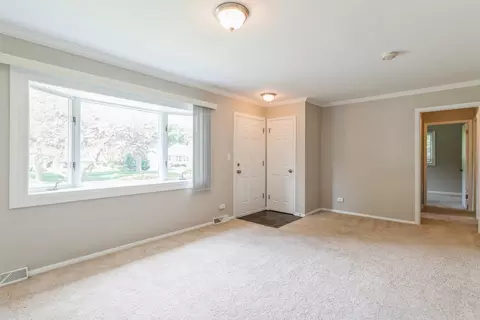 833 North Ave, Des Plaines, IL 60016 photo 4