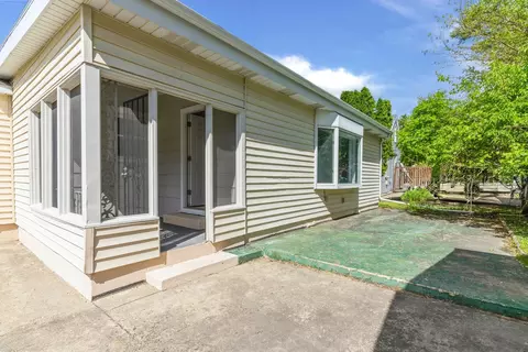 833 North Ave, Des Plaines, IL 60016 photo 16