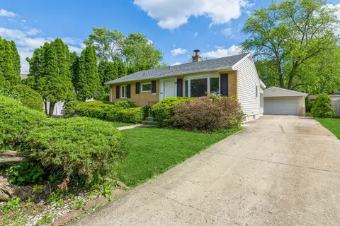 833 North Ave, Des Plaines, IL 60016 photo 2