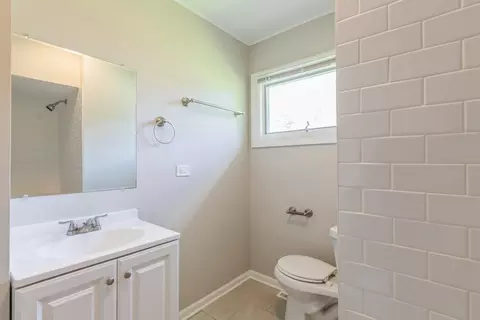 833 North Ave, Des Plaines, IL 60016 photo 13