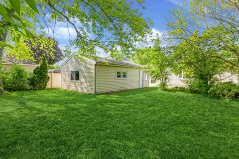 833 North Ave, Des Plaines, IL 60016 photo 18